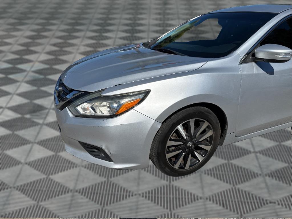 2018 Nissan Altima - $3,900