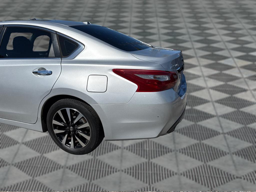 2018 Nissan Altima - $3,900