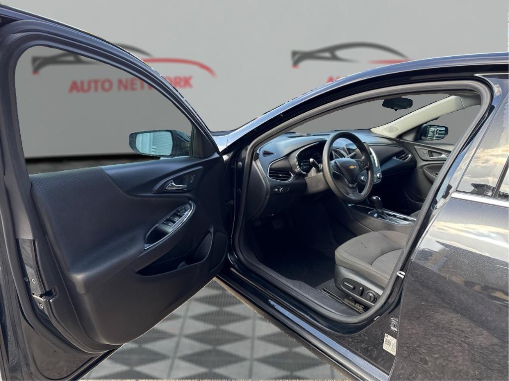 2019 Chevrolet Malibu - $6,900