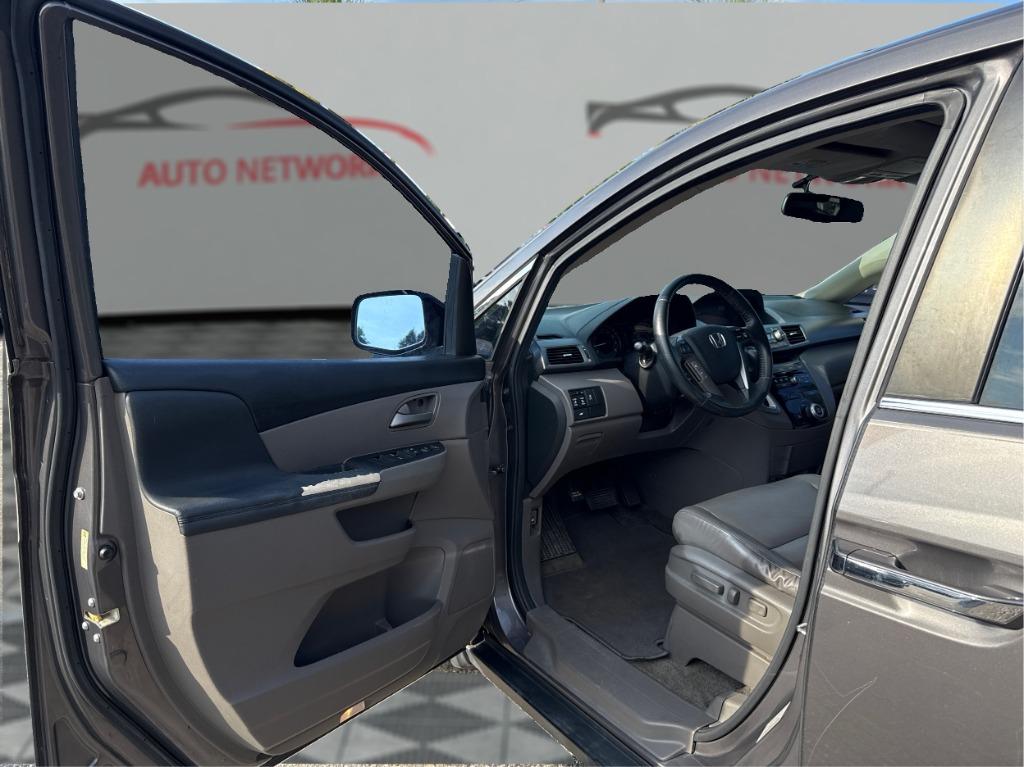 2013 Honda Odyssey - $9,900