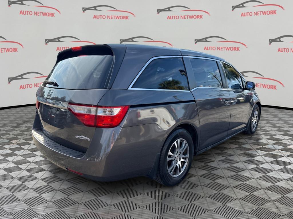 2013 Honda Odyssey - $9,900