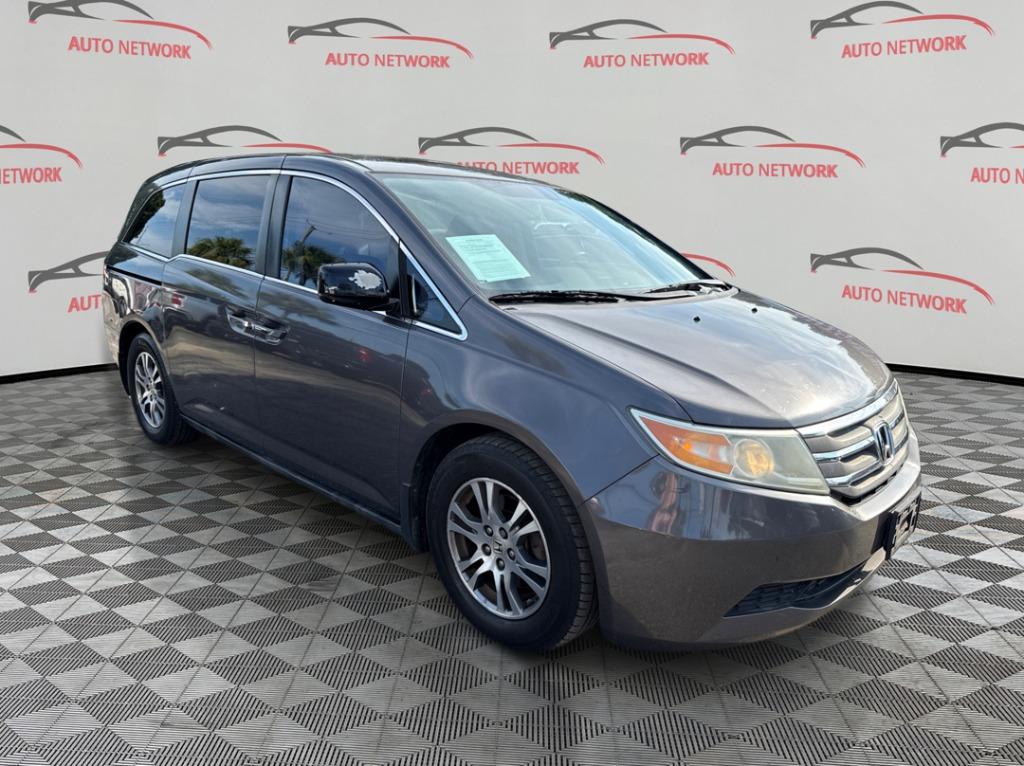 2013 Honda Odyssey - $9,900