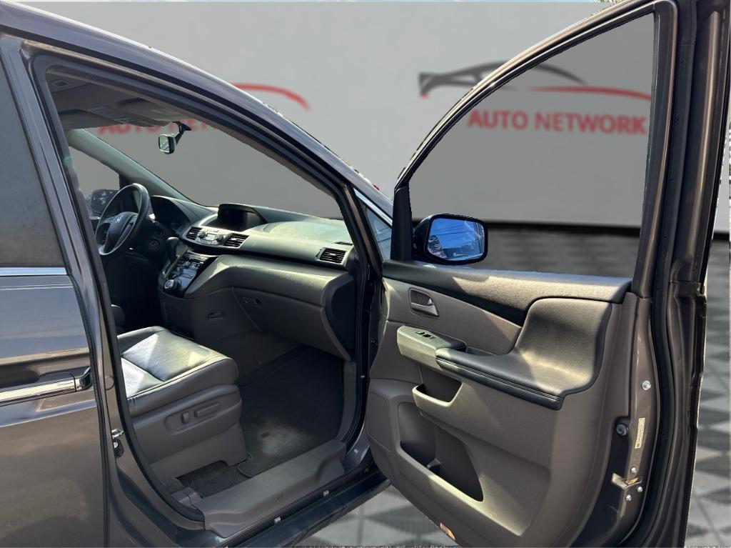 2013 Honda Odyssey - $9,900