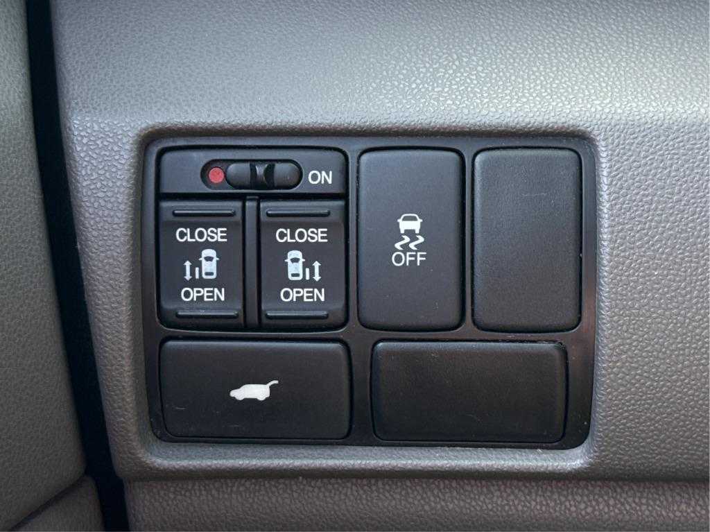 2013 Honda Odyssey - $9,900