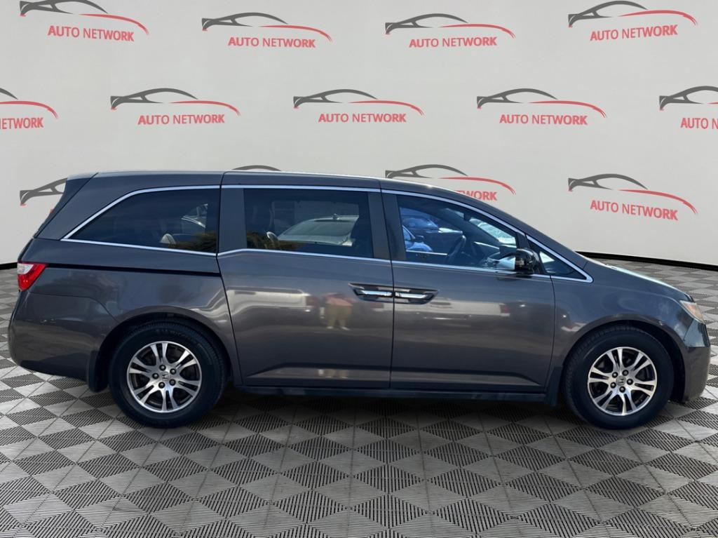 2013 Honda Odyssey - $9,900