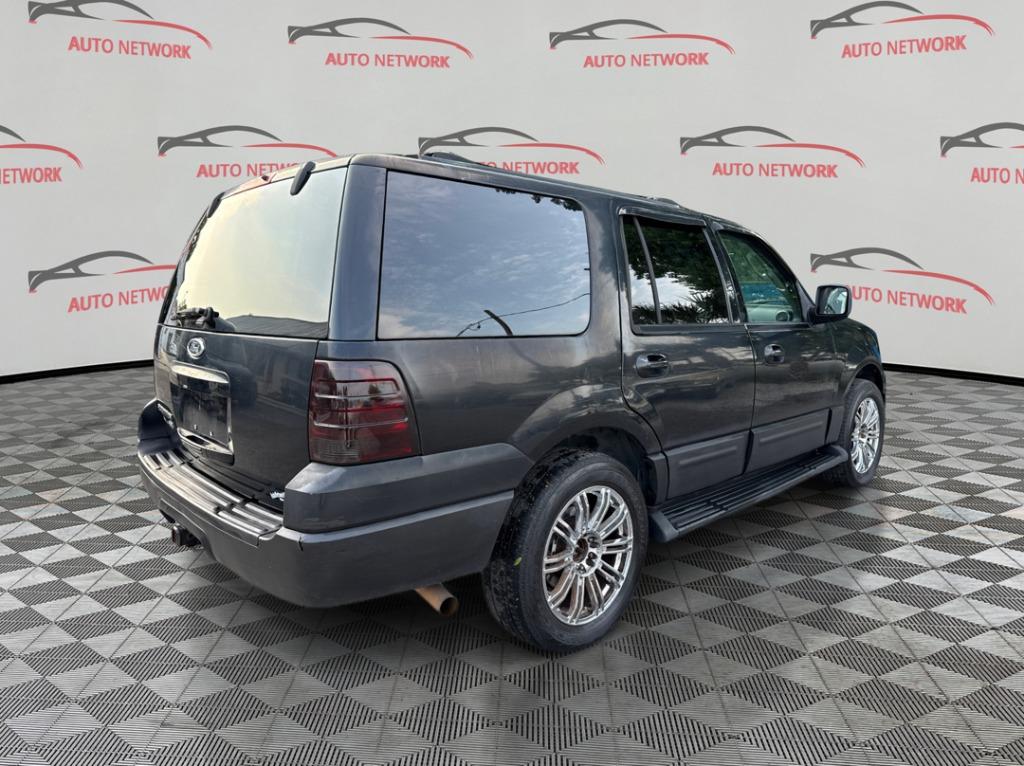 2003 Ford Expedition - $3,900
