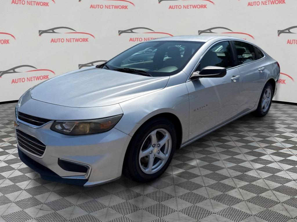 2017 Chevrolet Malibu - $8,900
