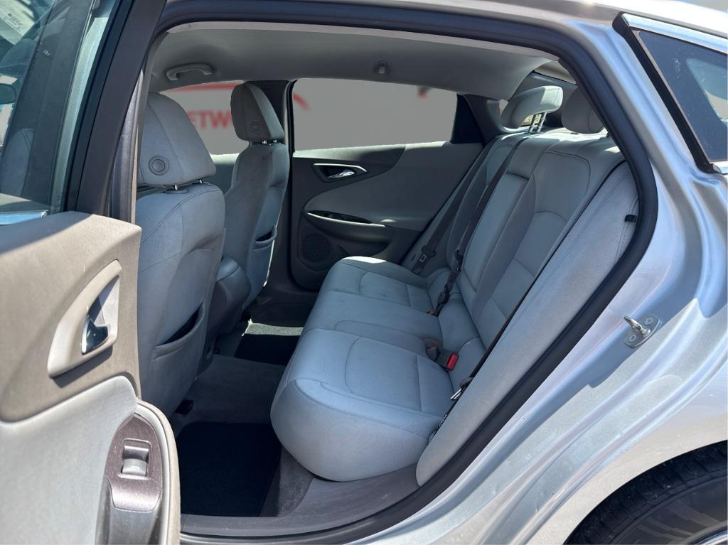 2017 Chevrolet Malibu - $8,900