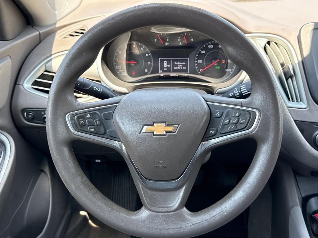 2017 Chevrolet Malibu - $8,900