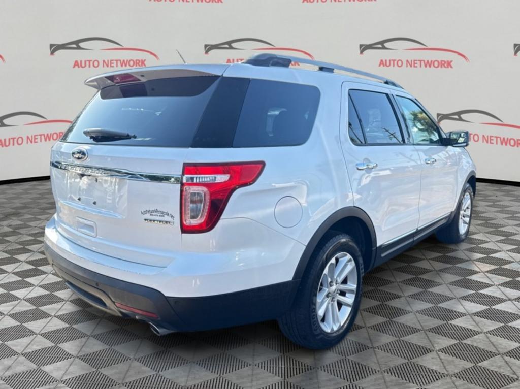 2013 Ford Explorer - $8,900