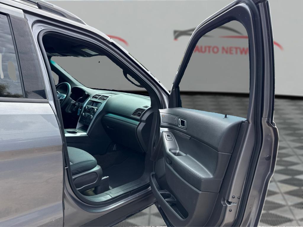 2013 Ford Explorer - $6,900