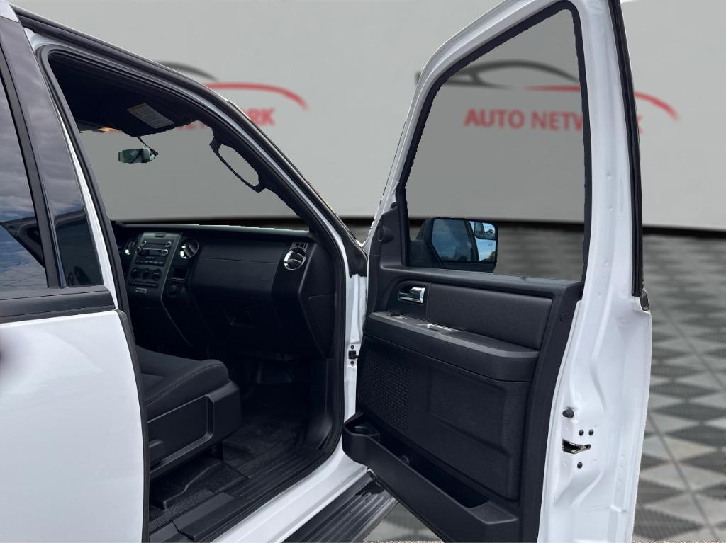 2017 Ford Expedition - $11,900