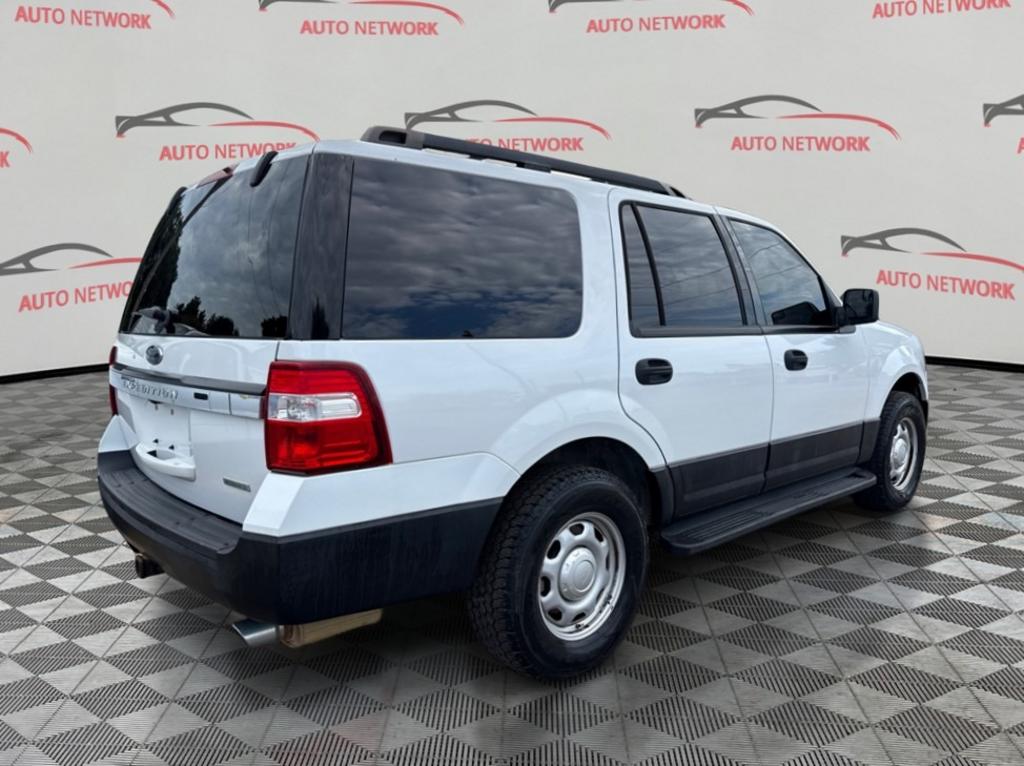 2017 Ford Expedition - $11,900