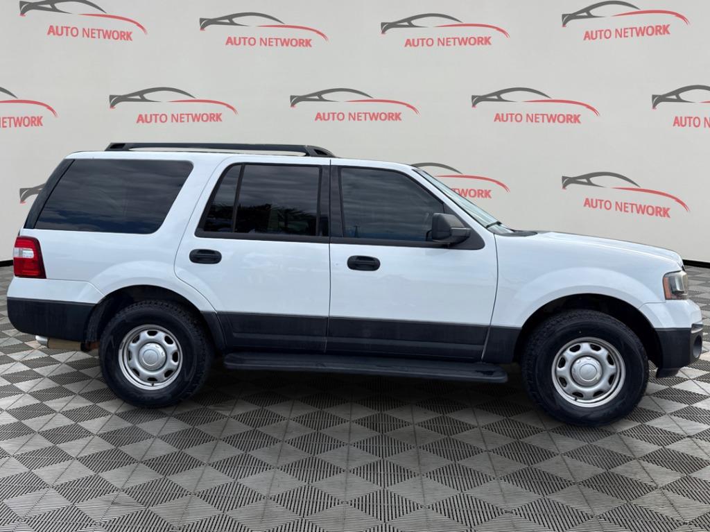 2017 Ford Expedition - $11,900