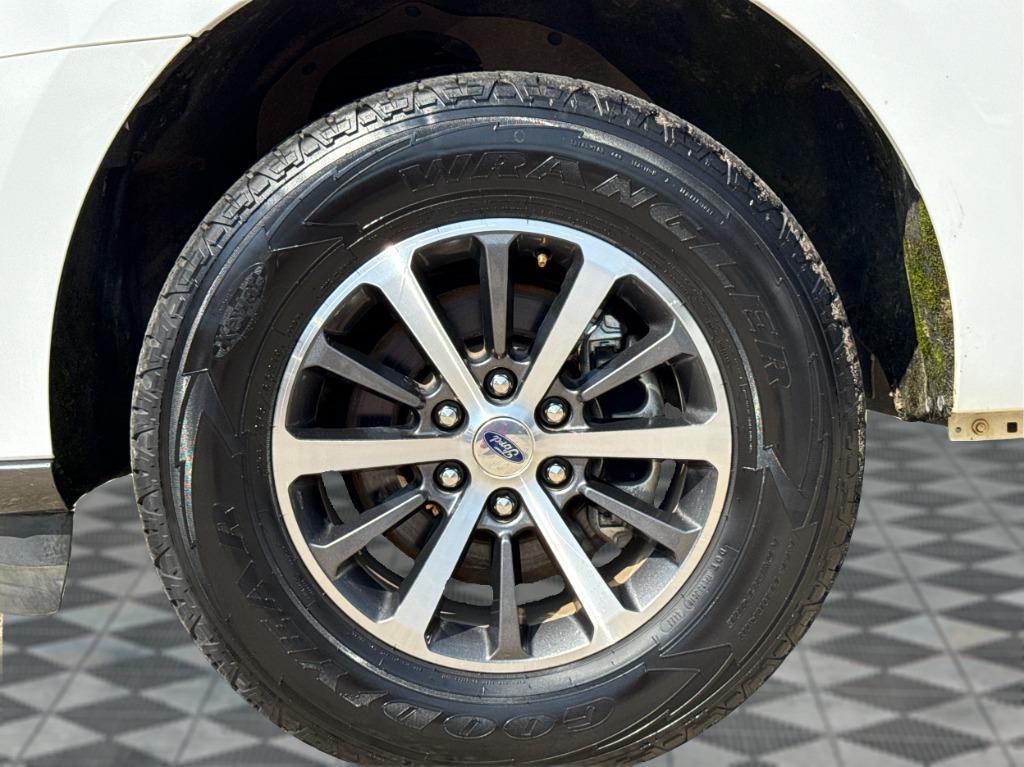 2019 Ford Expedition - $15,900
