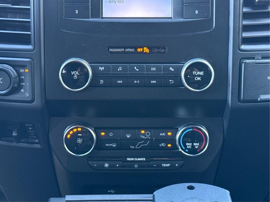 2019 Ford Expedition - $8,900