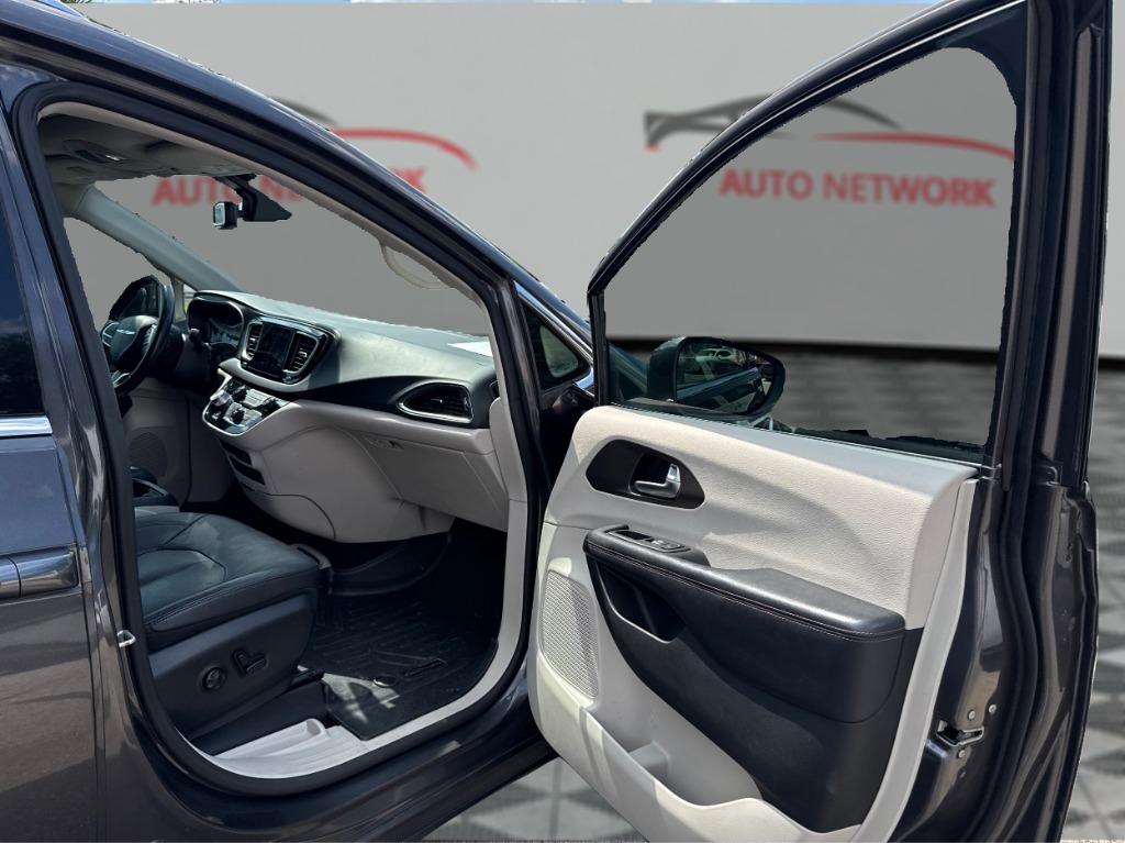 2019 Chrysler Pacifica - $14,900