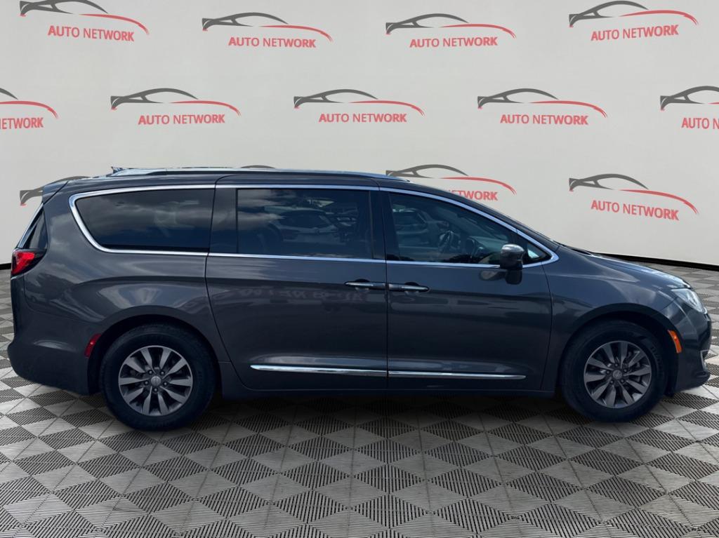 2019 Chrysler Pacifica - $14,900