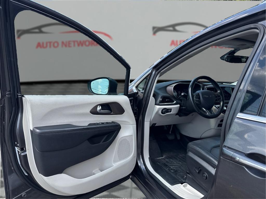 2019 Chrysler Pacifica - $14,900