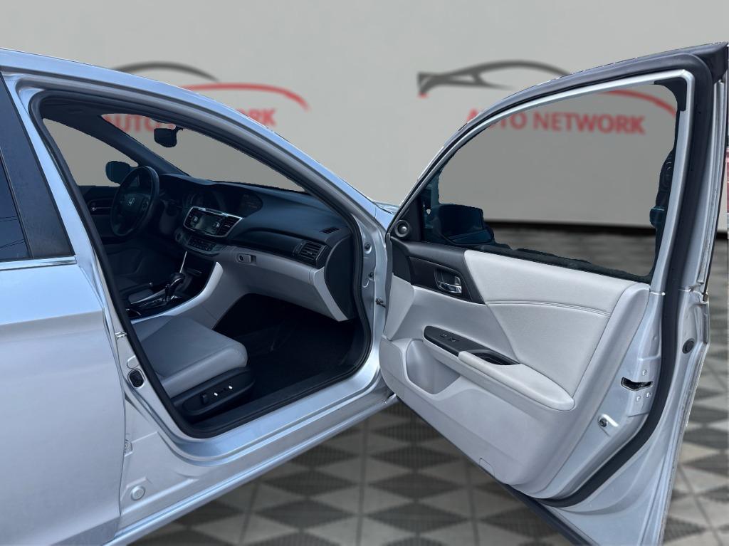 2015 Honda Accord - $13,900