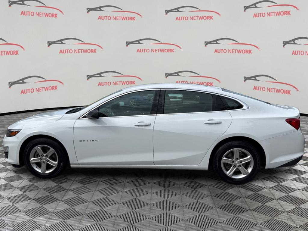 2022 Chevrolet Malibu - $12,900
