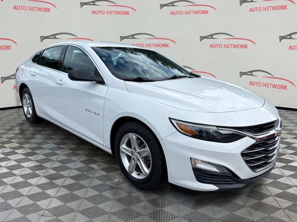 2022 Chevrolet Malibu - $12,900