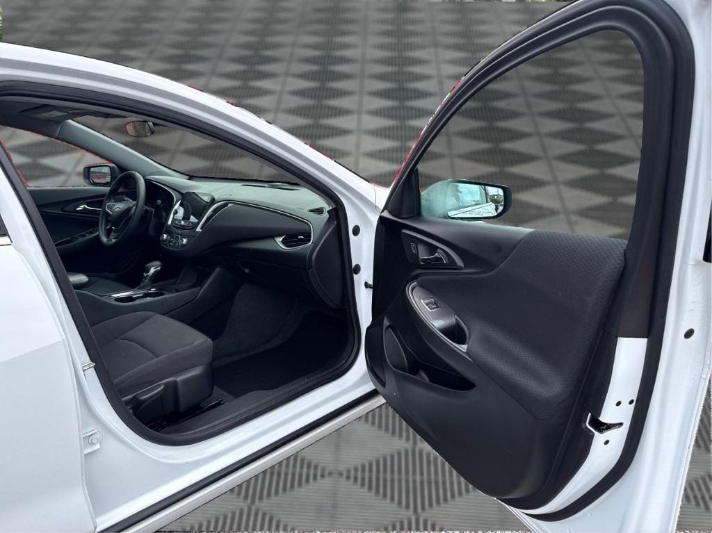 2022 Chevrolet Malibu - $12,900