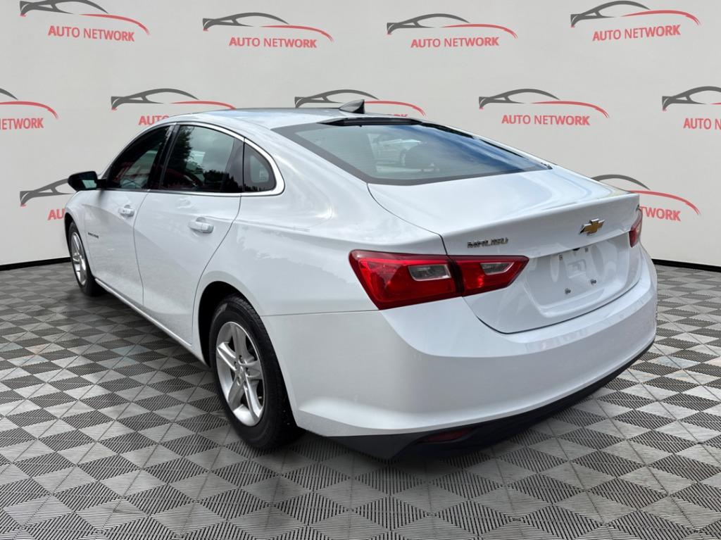 2022 Chevrolet Malibu - $12,900
