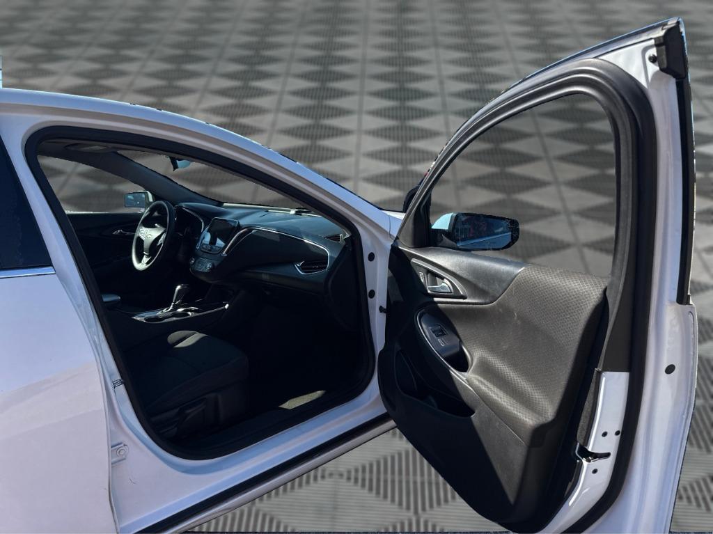 2019 Chevrolet Malibu - $7,900