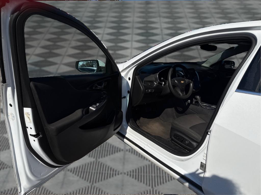 2019 Chevrolet Malibu - $7,900