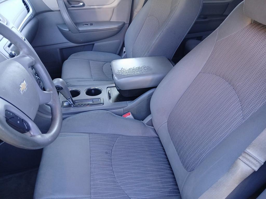 2017 Chevrolet Traverse - $9,995