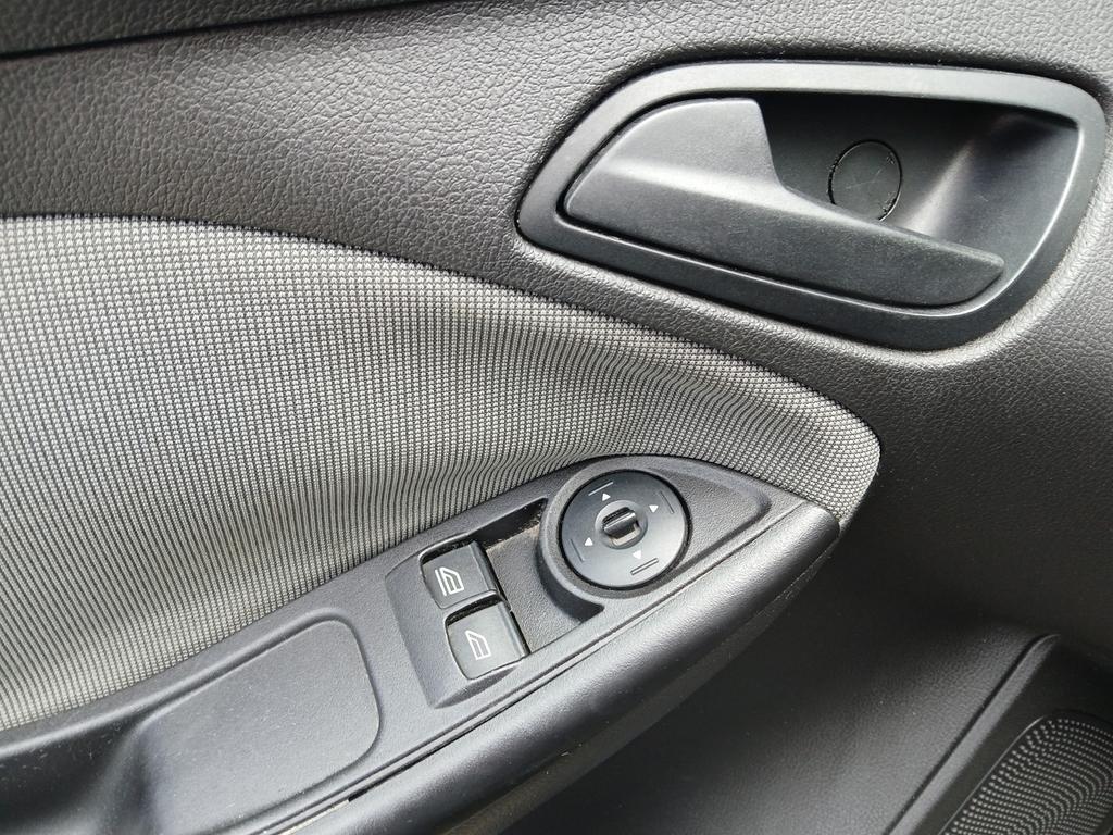 2012 Ford Focus - $6,495