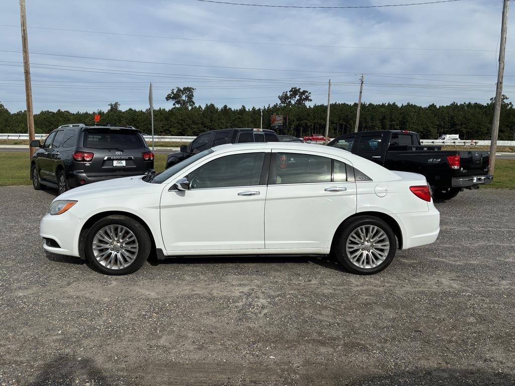 2012 Chrysler 200 - $10,995