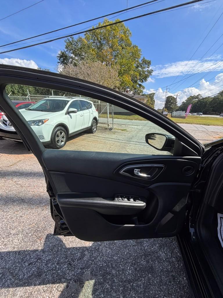 2015 Chrysler 200