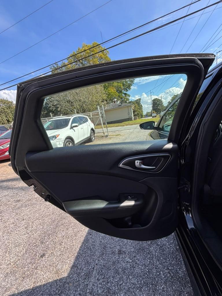 2015 Chrysler 200