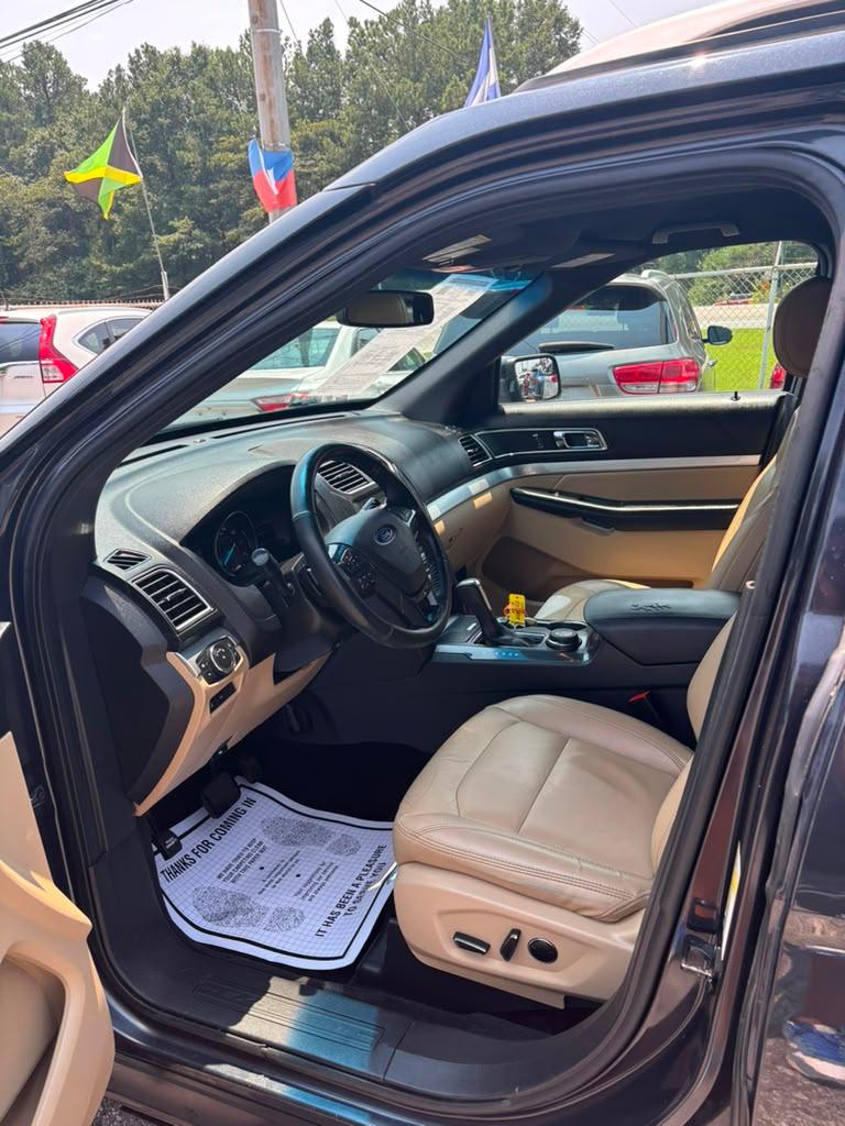 2017 Ford Explorer