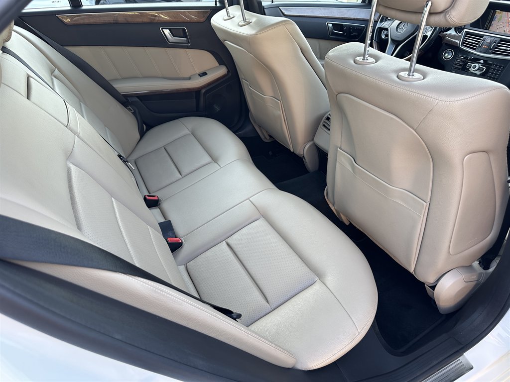2012 Mercedes-Benz E-Class E350 Luxury photo