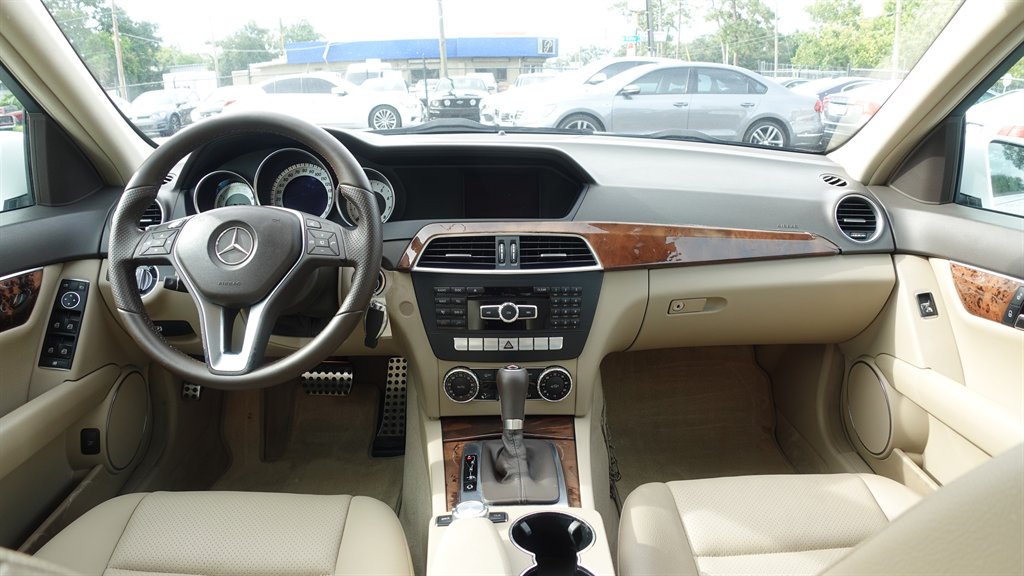 2021 Mercedes Benz A 220 photo 42