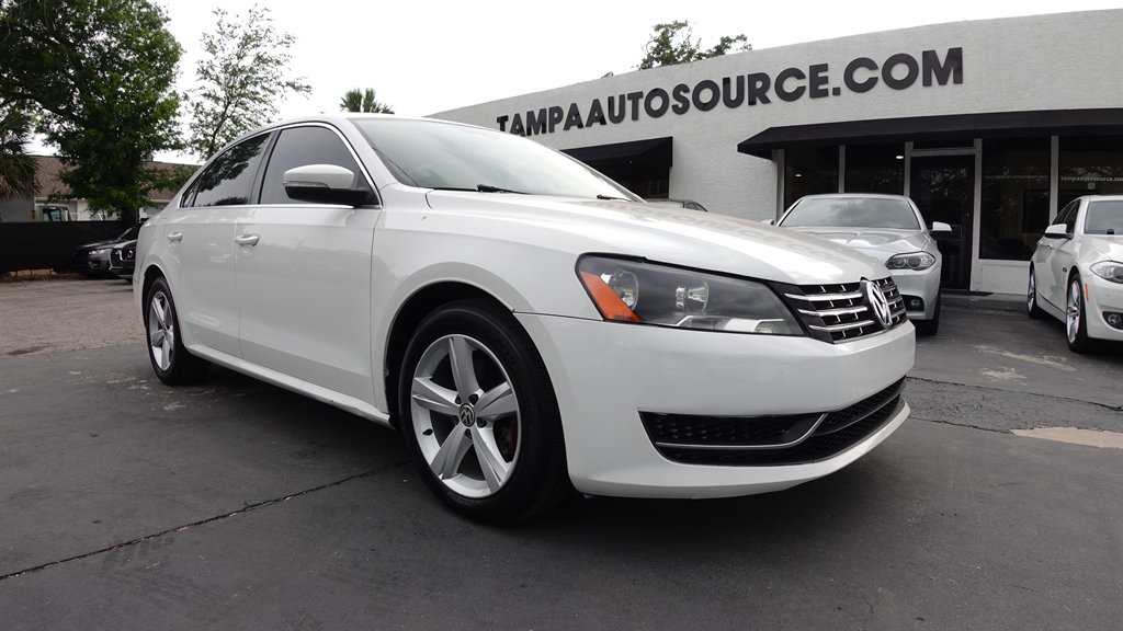2013 Volkswagen Passat SE photo