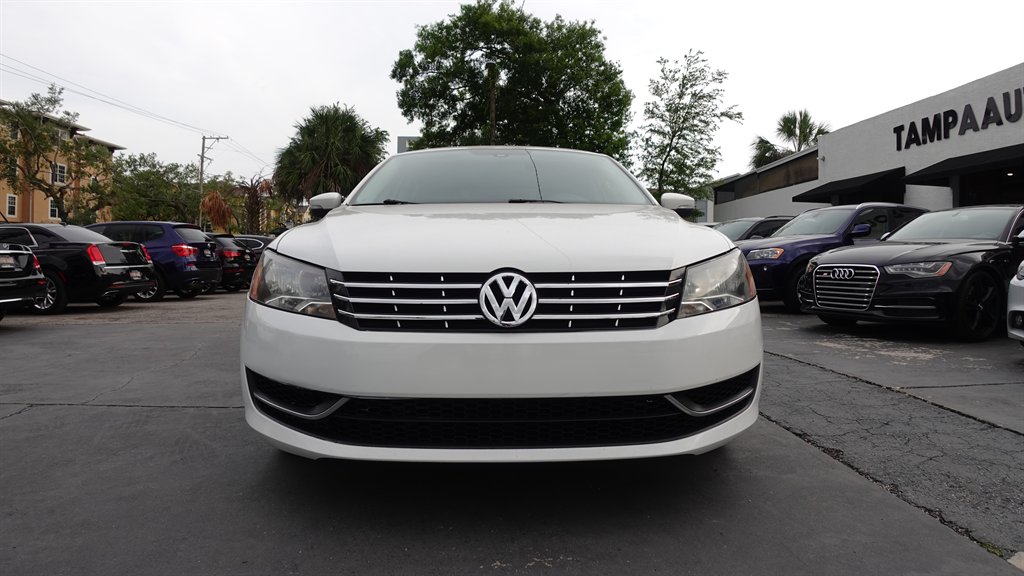 2013 Volkswagen Passat SE photo