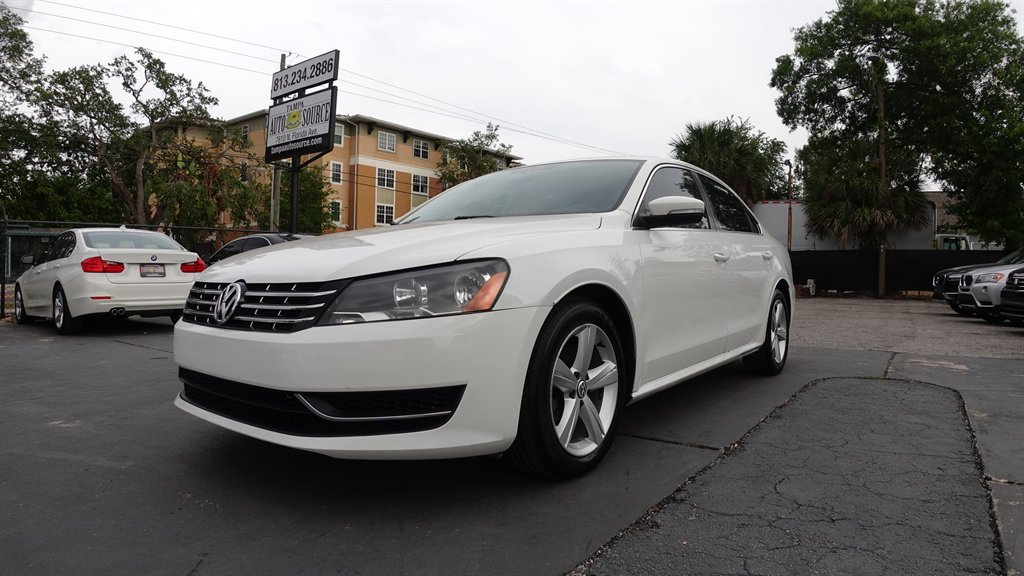 2013 Volkswagen Passat SE photo