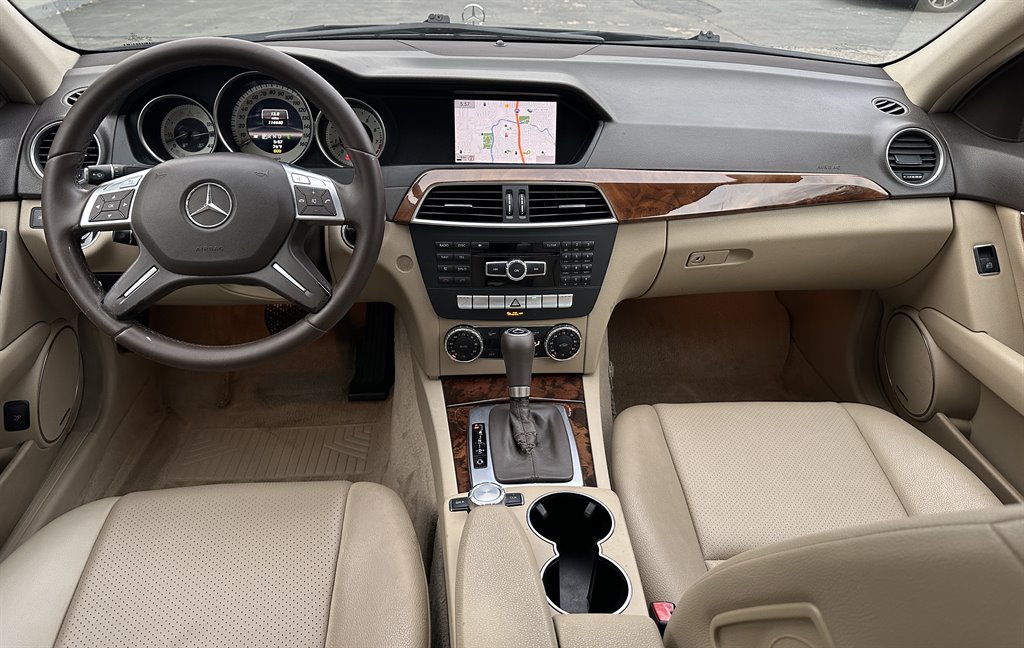 2013 Mercedes-Benz C-Class C300 4MATIC Luxury photo