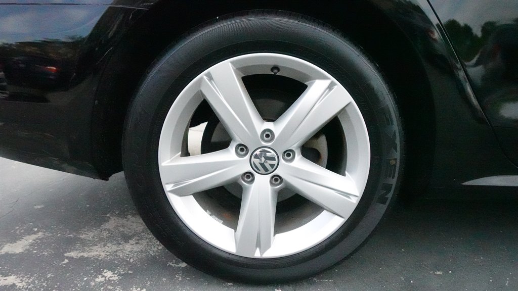 2015 Volkswagen Passat S photo
