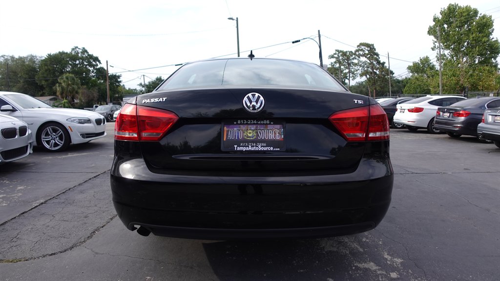 2015 Volkswagen Passat S photo