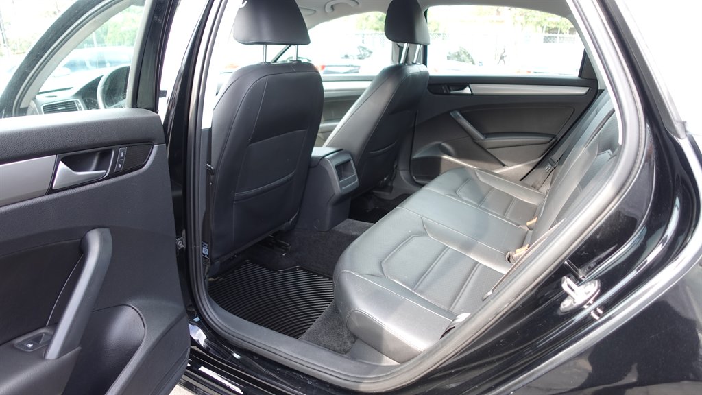 2015 Volkswagen Passat S photo