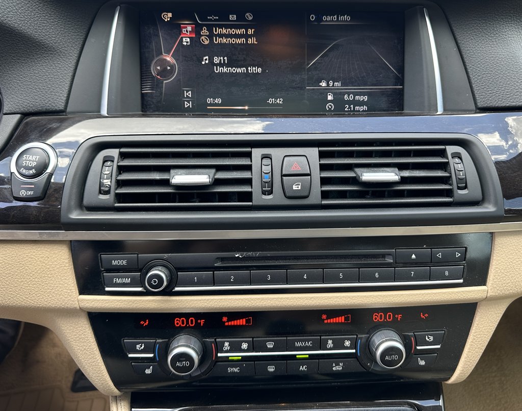 2015 BMW 5-Series 528i photo