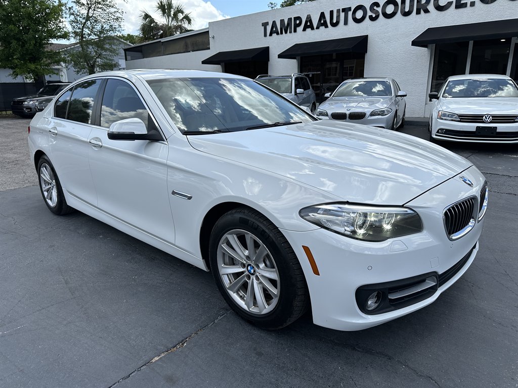 2015 BMW 5-Series 528i photo