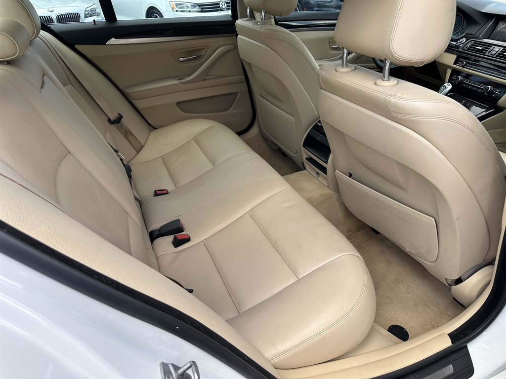 2015 BMW 5-Series 528i photo