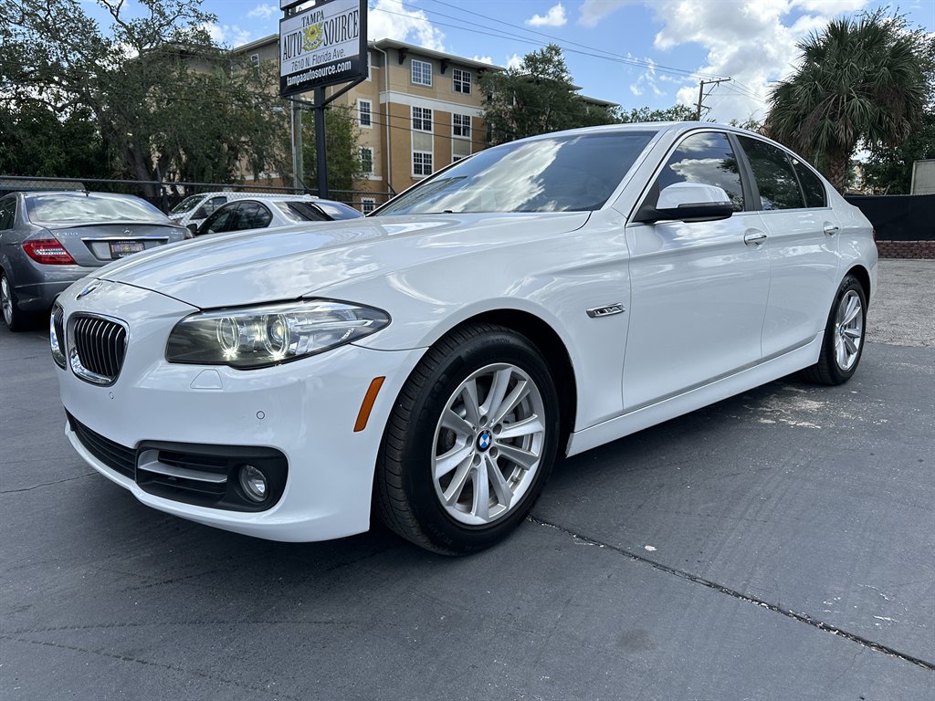 2015 BMW 5-Series 528i photo