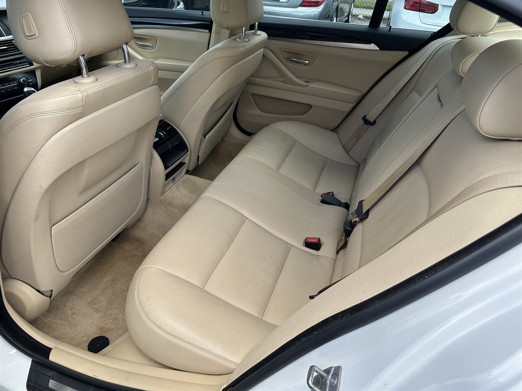 2015 BMW 5-Series 528i photo
